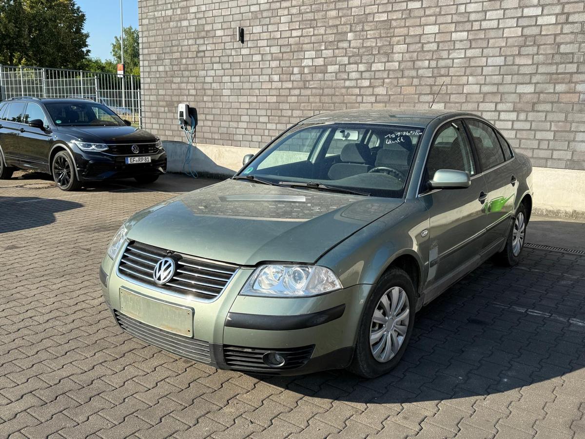 VW Passat 3BG original Tür vorn rechts LA6W Frescogrünmetallic Rohbau BJ01